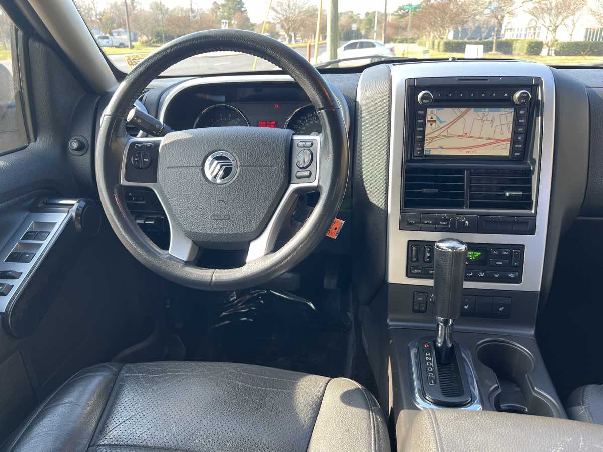 2009 Mercury Mountaineer Premier photo 2