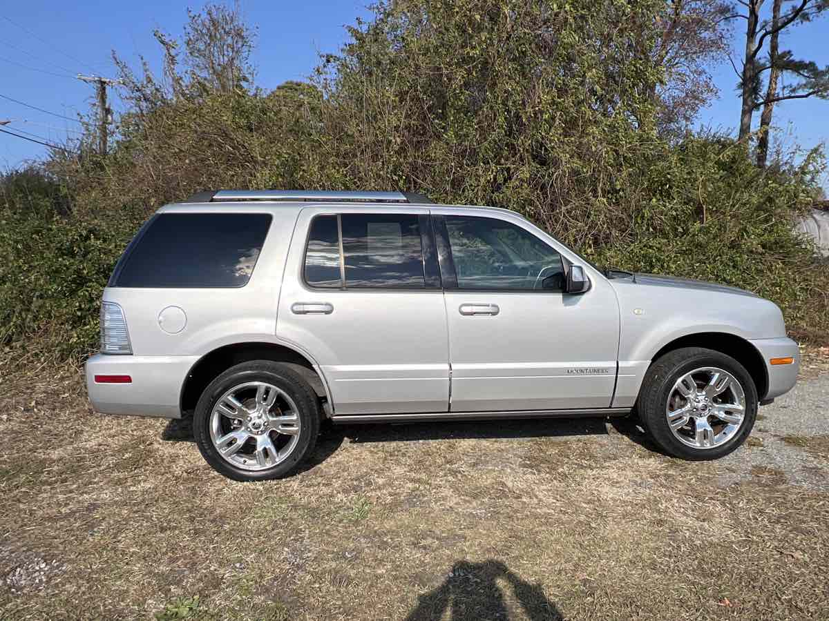 2009 Mercury Mountaineer Premier photo 12