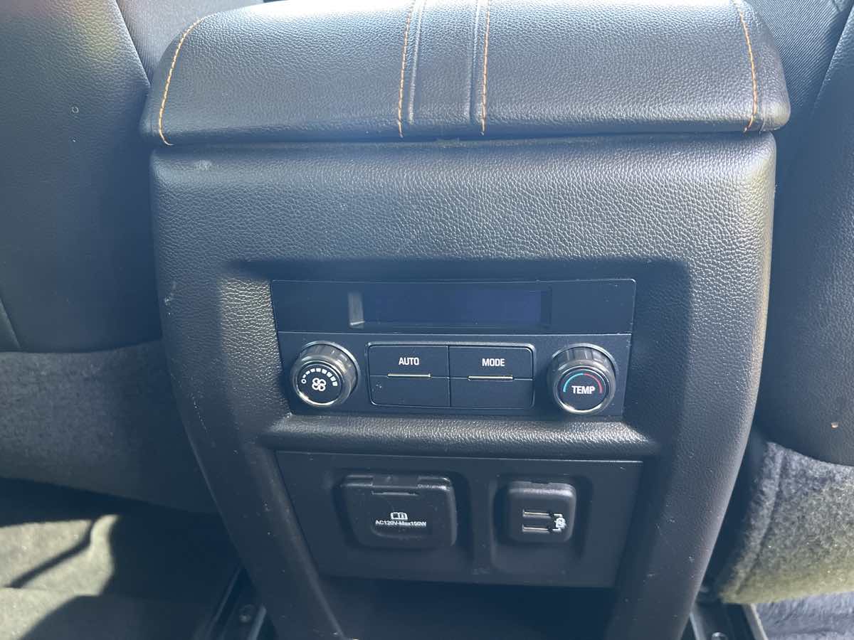 2020 Chevrolet Traverse Leather photo 12