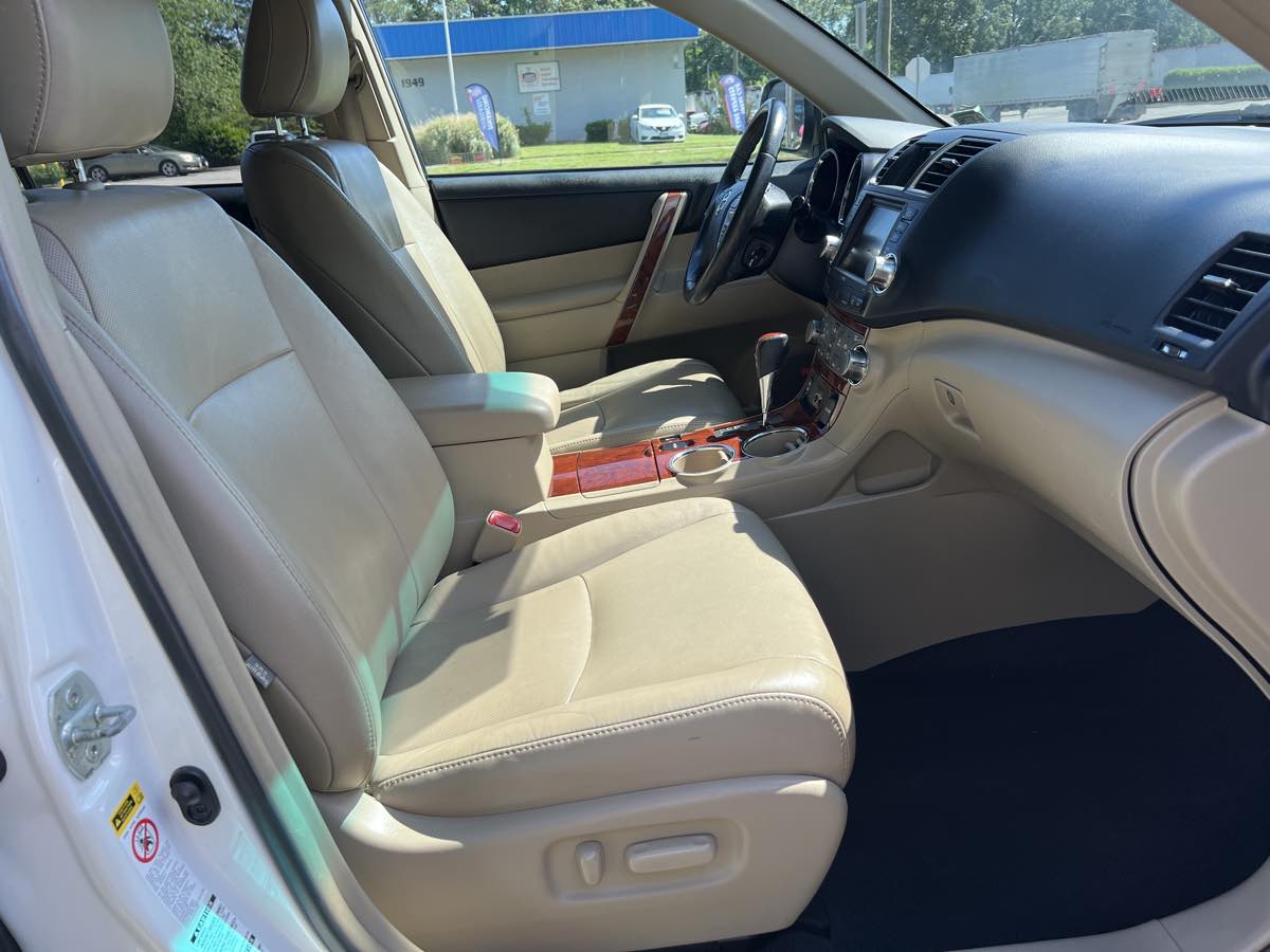 2012 Toyota Highlander Limited photo 12