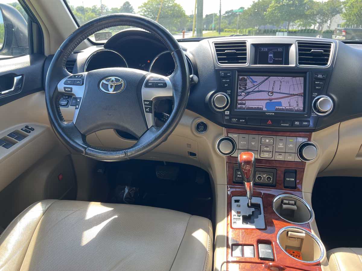 2012 Toyota Highlander Limited photo 2