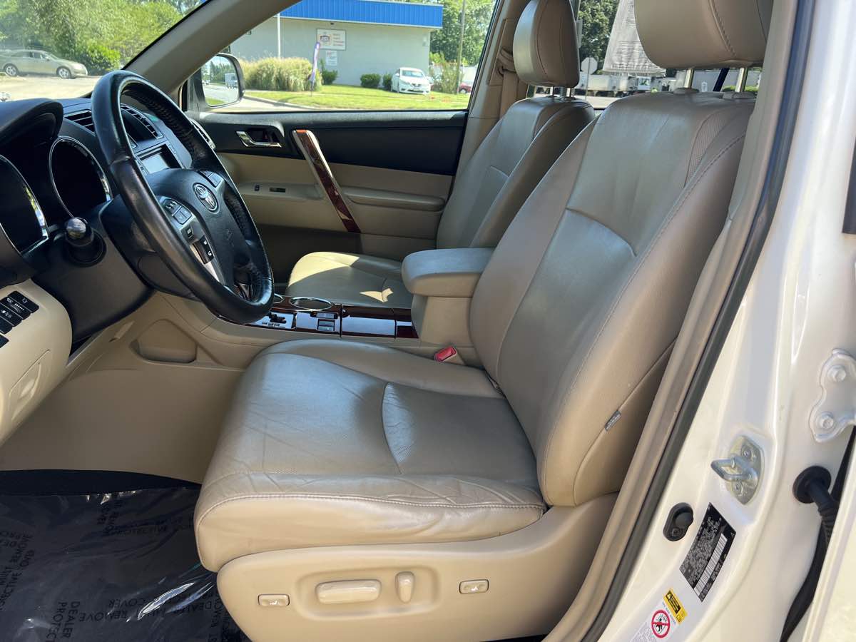 2012 Toyota Highlander Limited photo 9