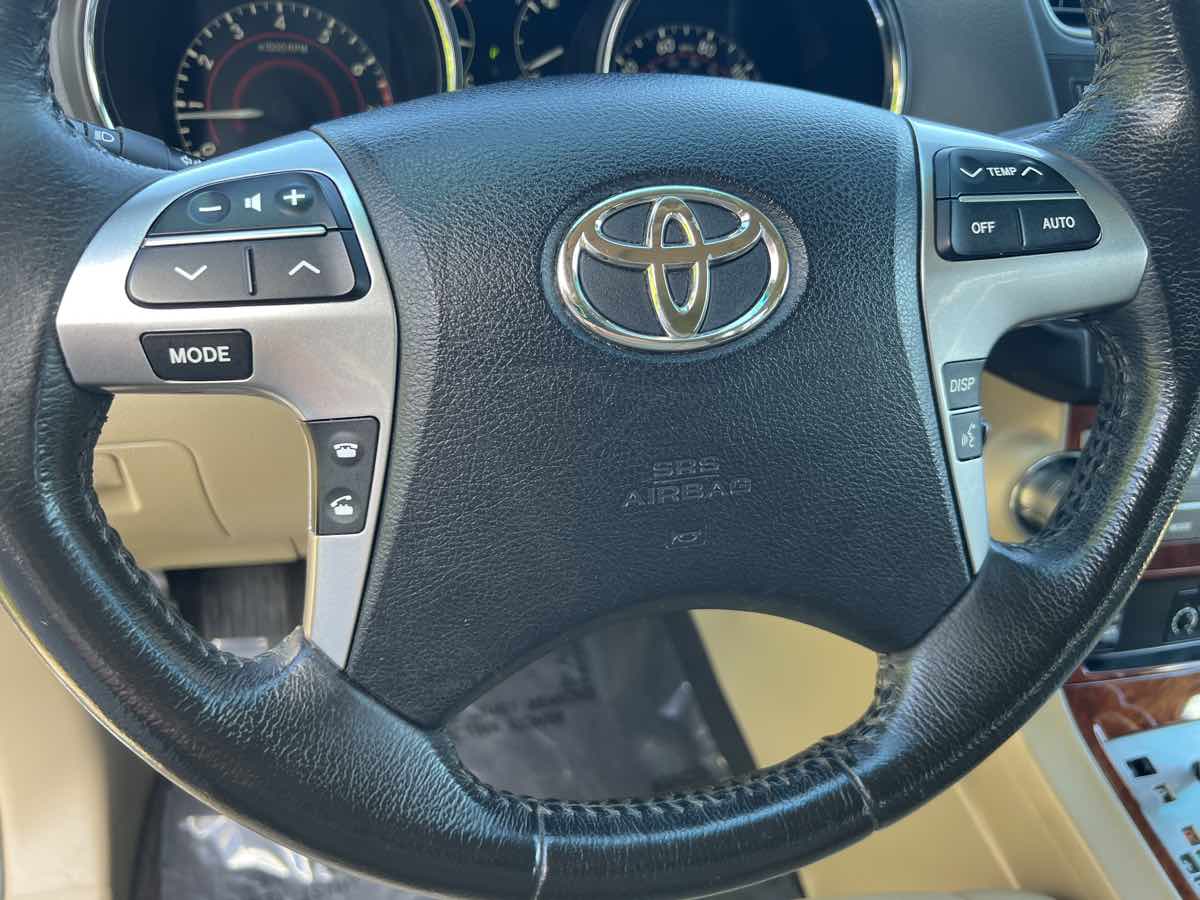 2012 Toyota Highlander Limited photo 3