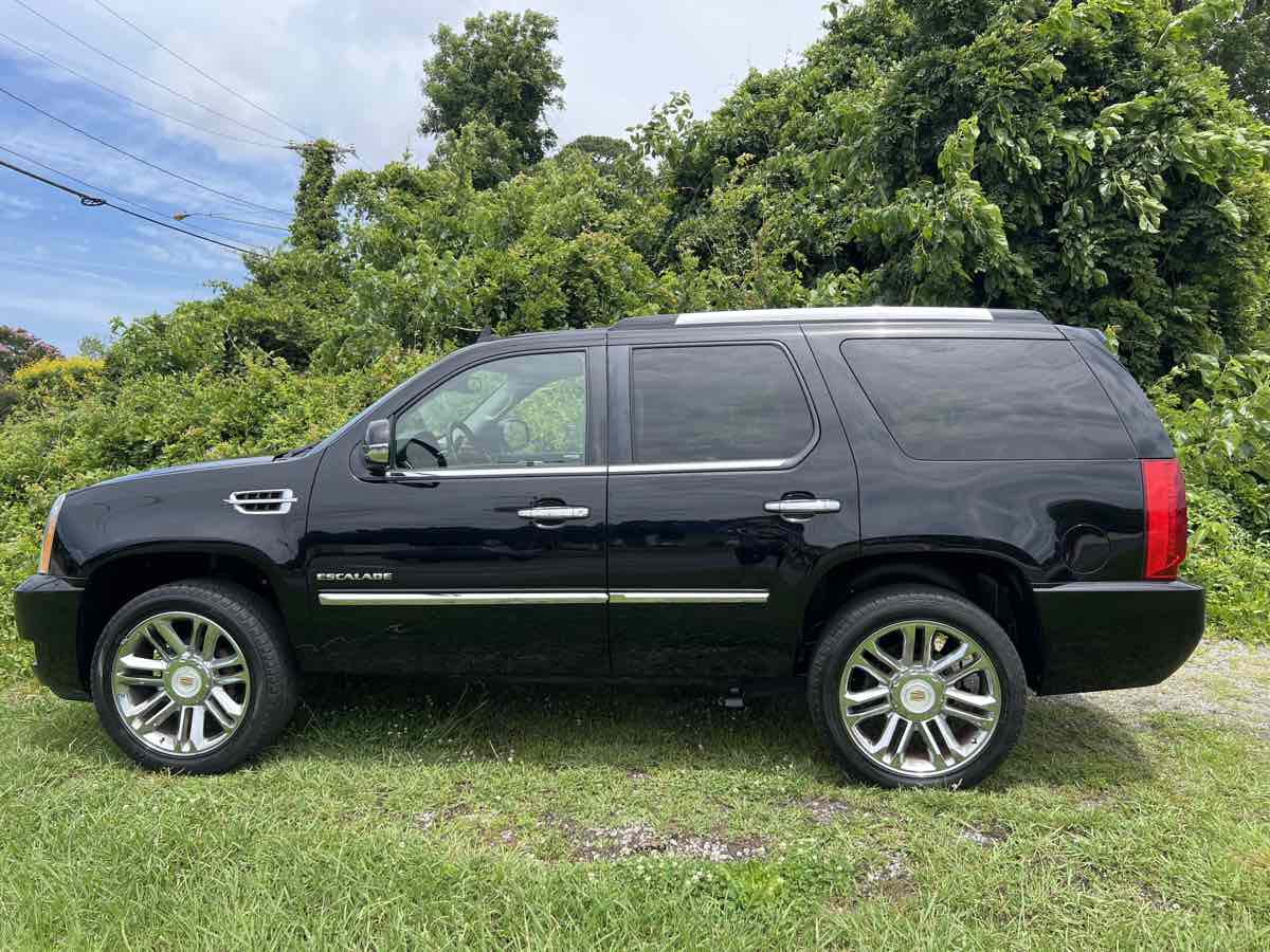 2013 Cadillac Escalade Platinum photo 3