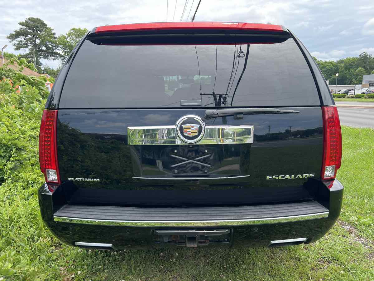 2013 Cadillac Escalade Platinum photo 17