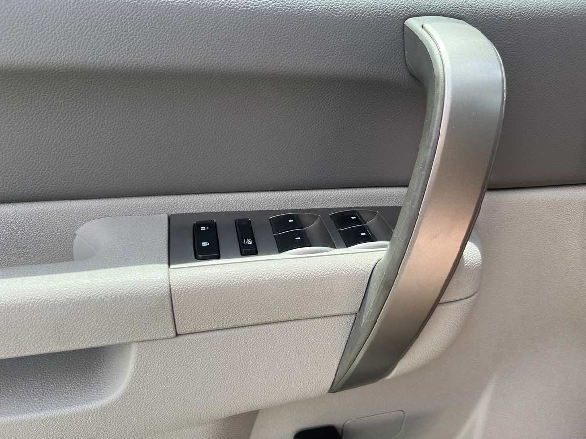 2014 Chevrolet Silverado 3500HD Work Truck photo 9