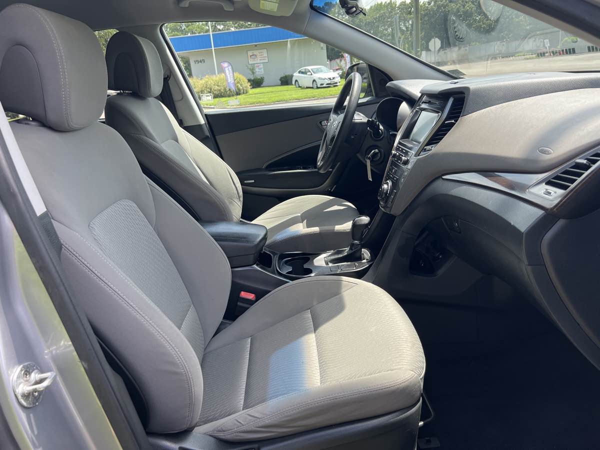 2018 Hyundai Santa Fe SE photo 8