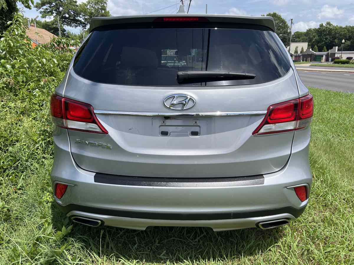2018 Hyundai Santa Fe SE photo 11