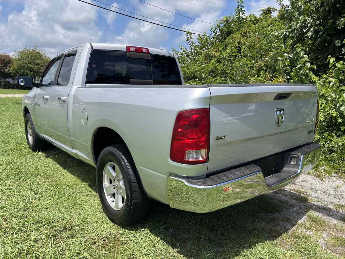 2012 Ram 1500 SLT photo 5