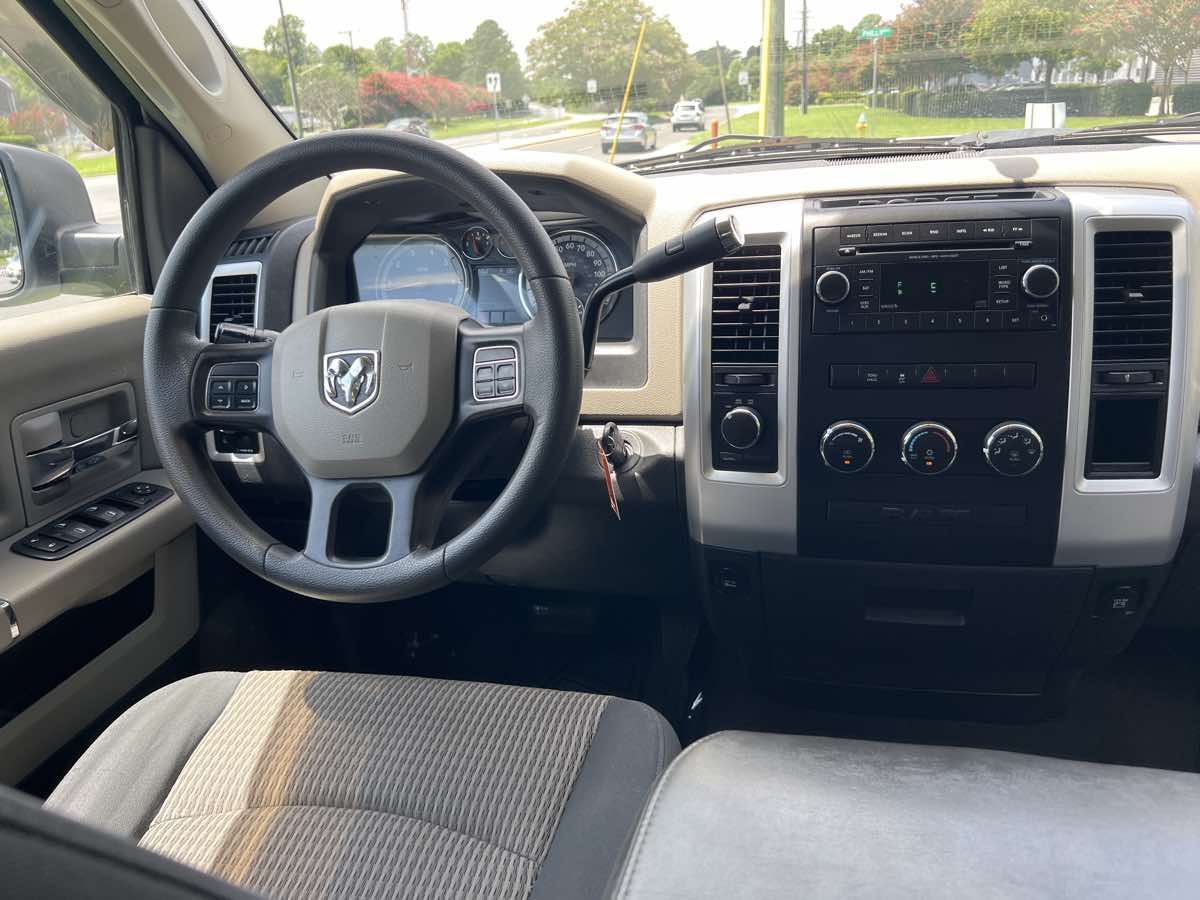 2012 Ram 1500 SLT photo 2