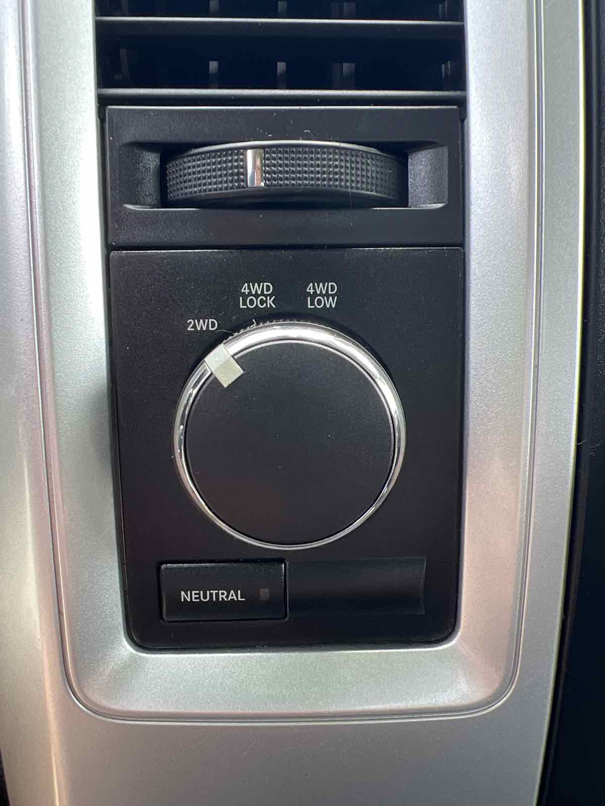 2012 Ram 1500 SLT photo 8