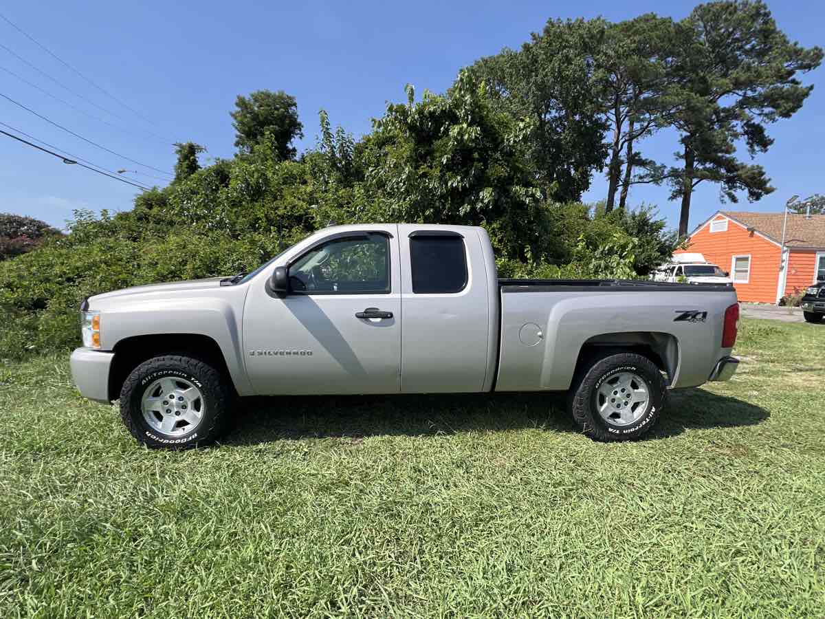 2007 Chevrolet Silverado 1500 photo 3