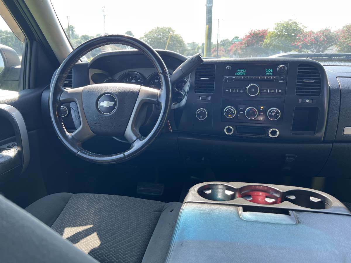 2007 Chevrolet Silverado 1500 photo 2