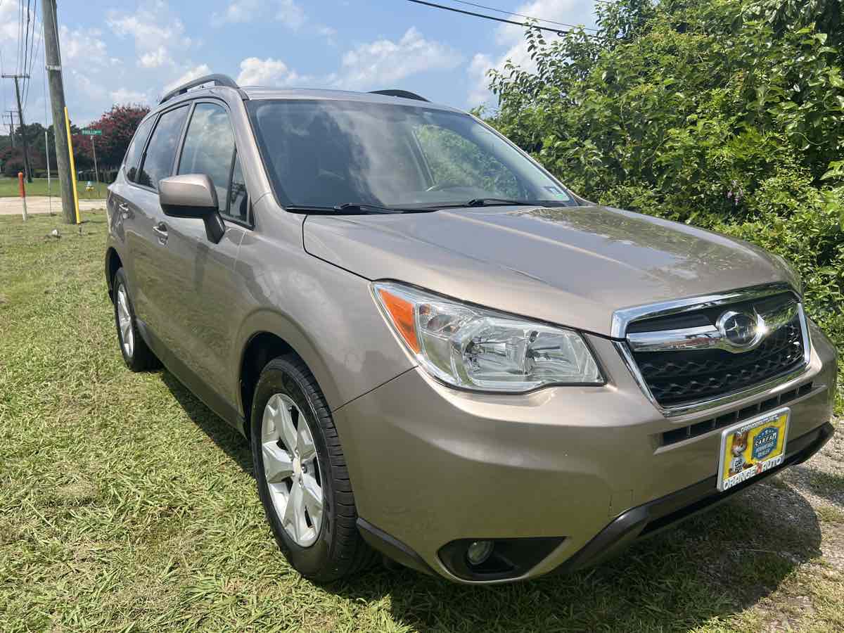 2016 Subaru Forester 2.5i Premium photo 9