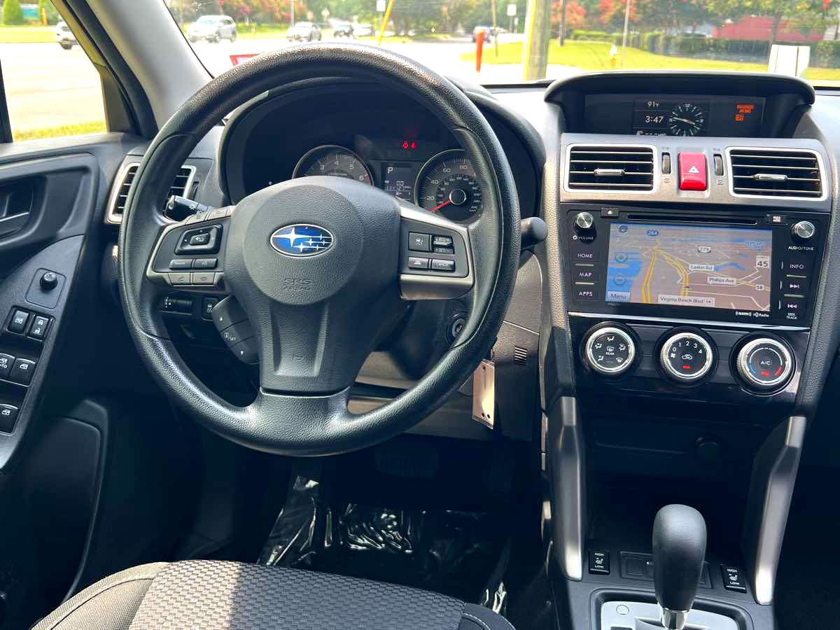 2016 Subaru Forester 2.5i Premium photo 2