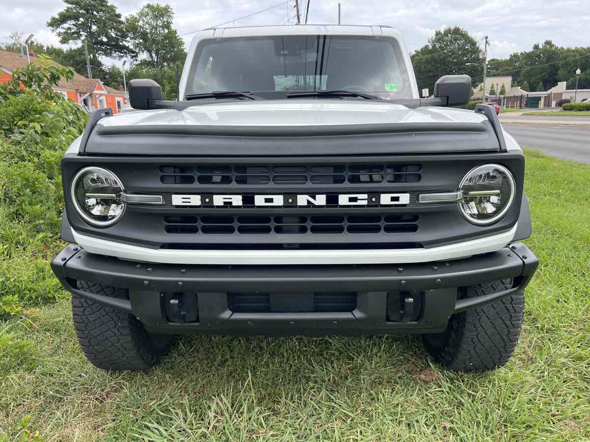 2022 Ford Bronco Black Diamond photo 8