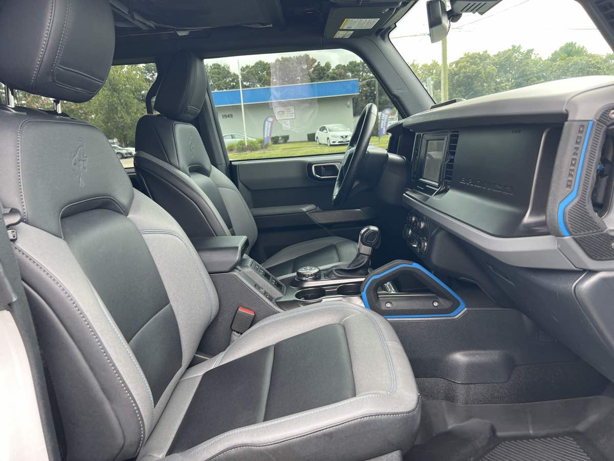 2022 Ford Bronco Black Diamond photo 11