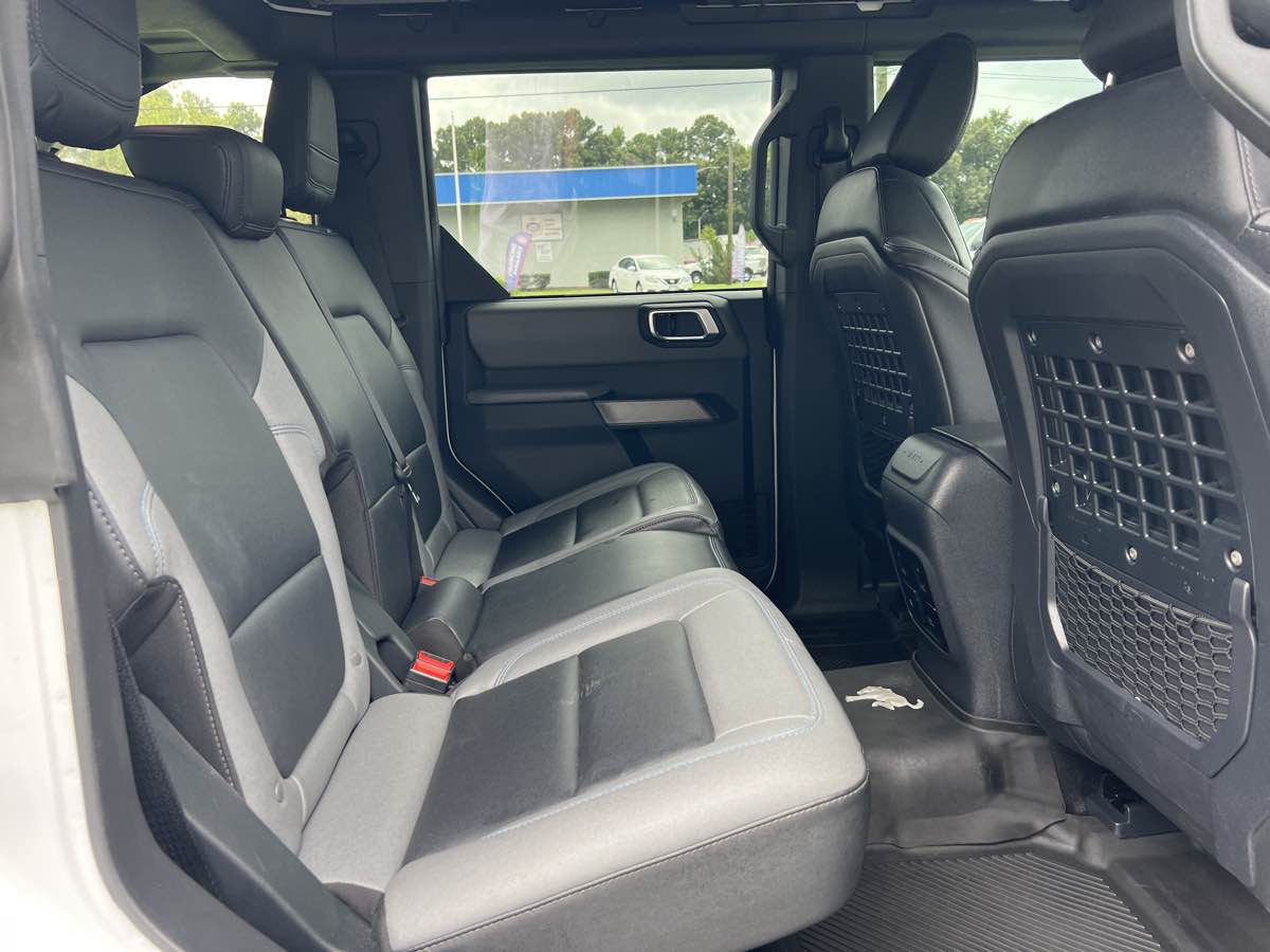 2022 Ford Bronco Black Diamond photo 13