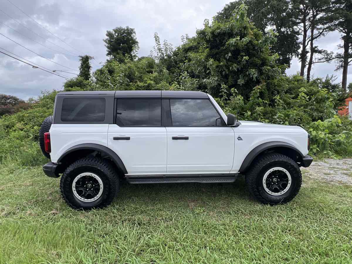 2022 Ford Bronco Black Diamond photo 12