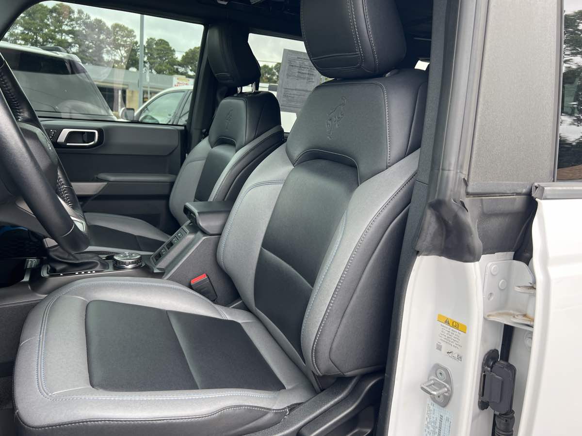 2022 Ford Bronco Black Diamond photo 9