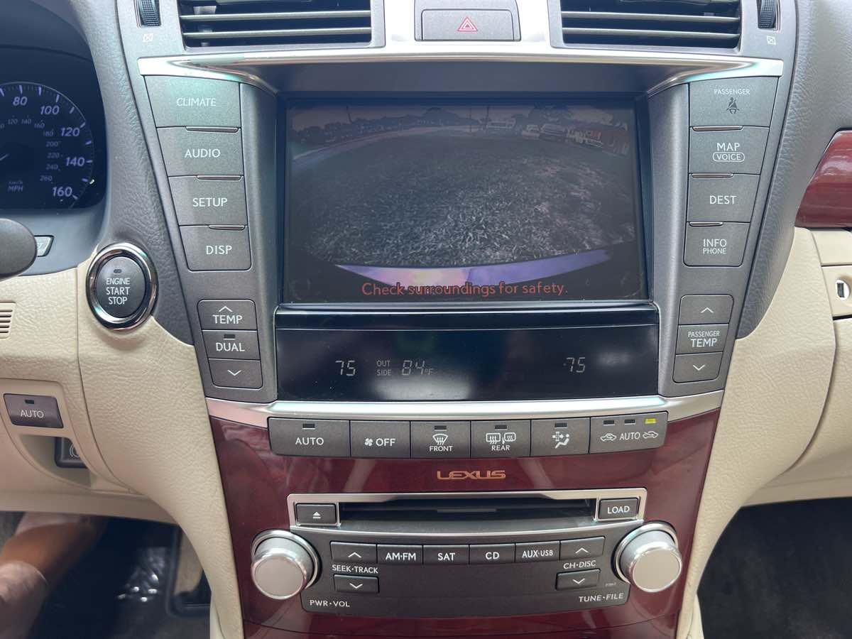 2010 Lexus LS 460 photo 2