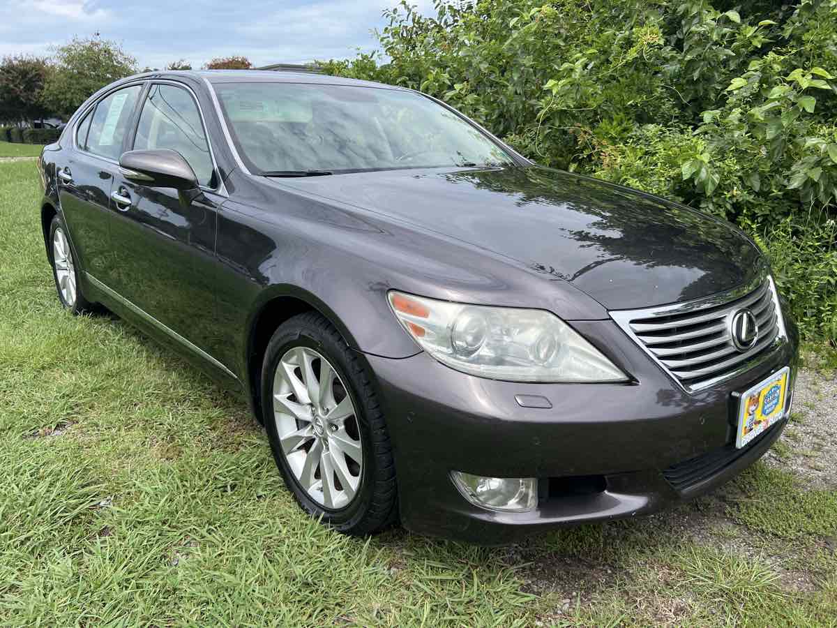 2010 Lexus LS 460 photo 6
