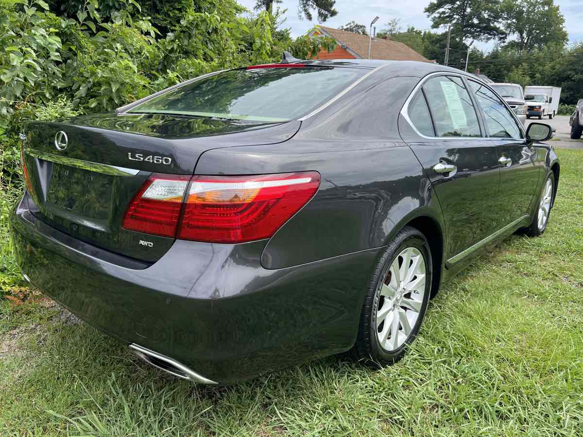 2010 Lexus LS 460 photo 10