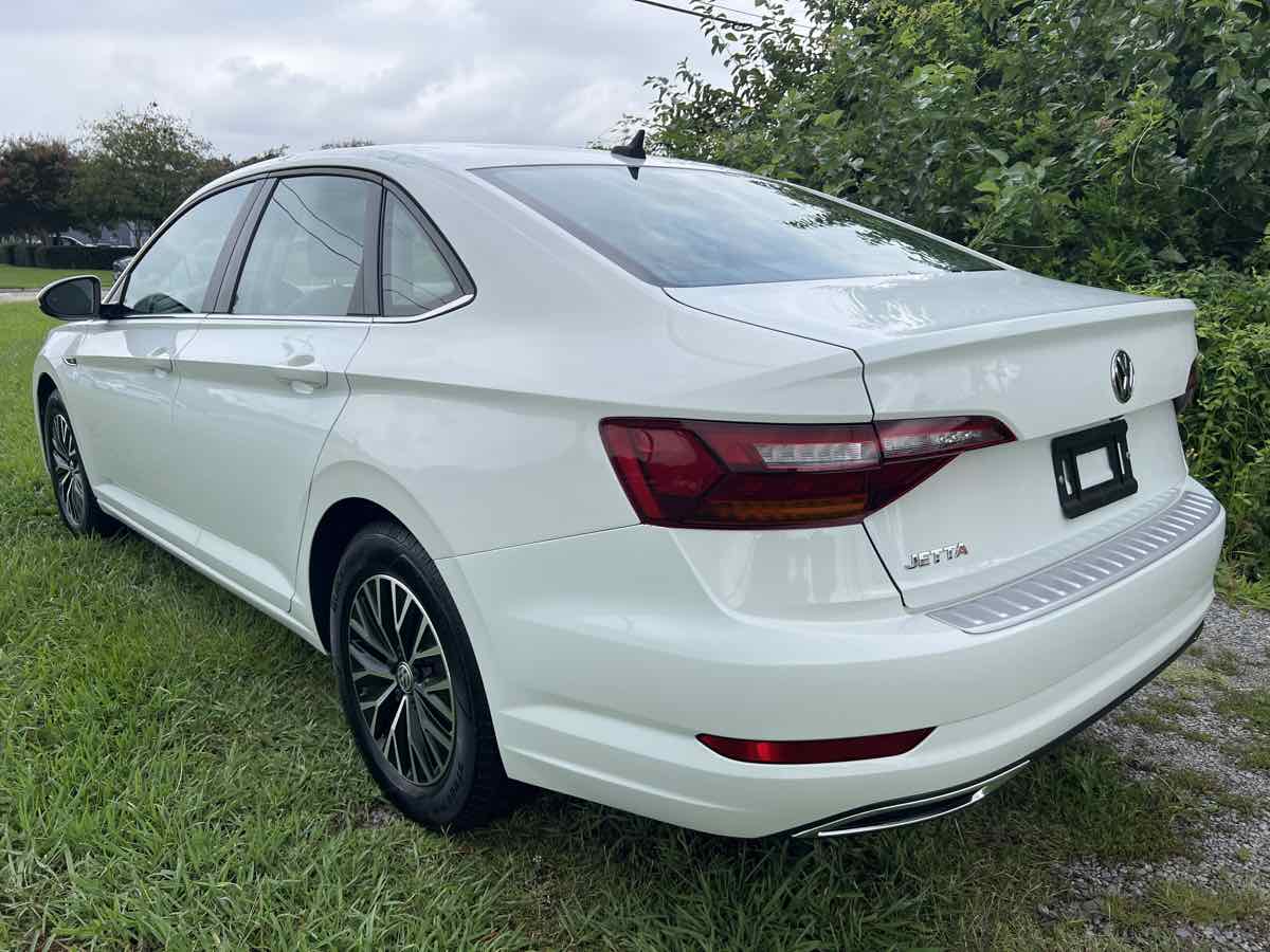 2019 Volkswagen Jetta SEL photo 3