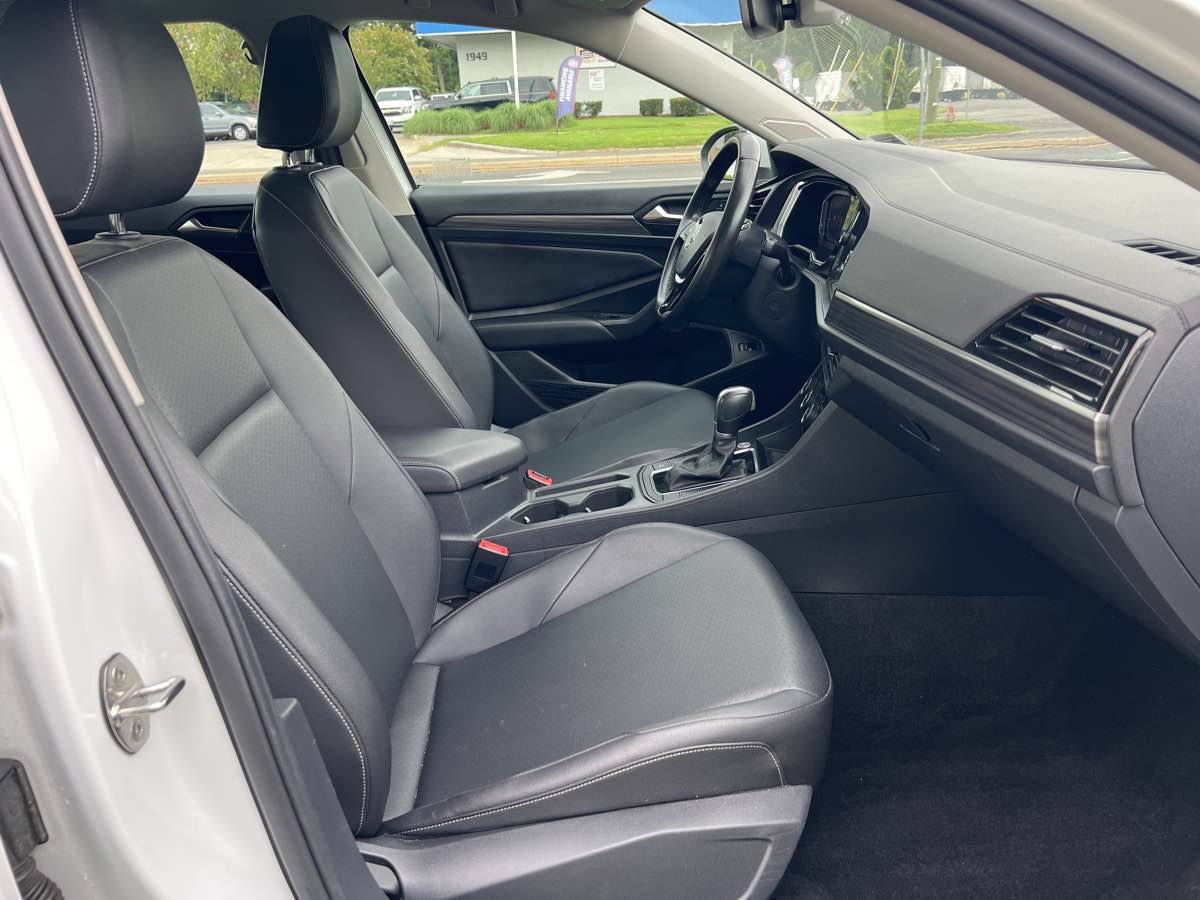 2019 Volkswagen Jetta SEL photo 11