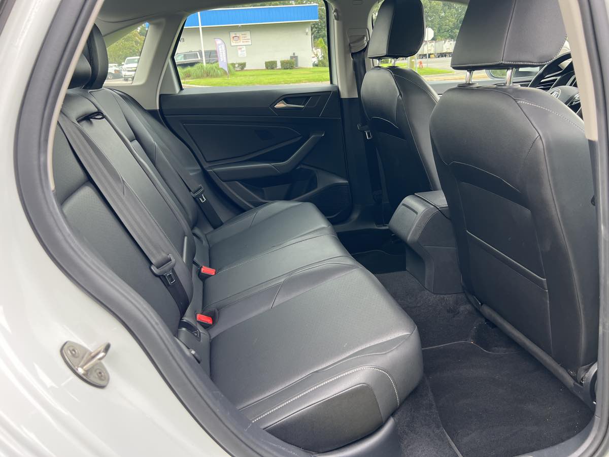 2019 Volkswagen Jetta SEL photo 13