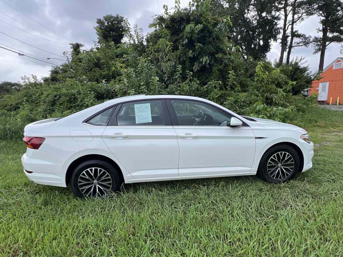 2019 Volkswagen Jetta SEL photo 10