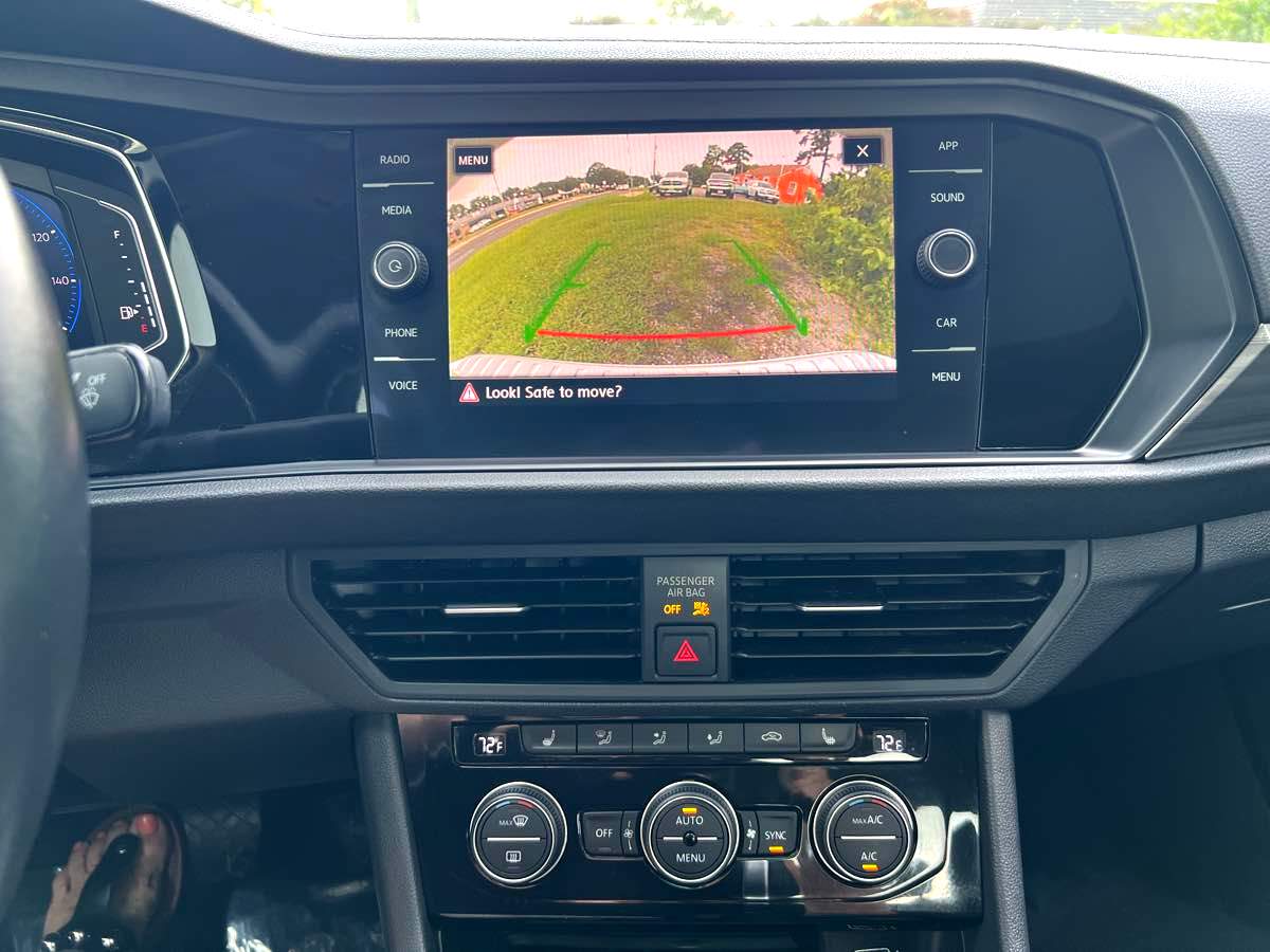 2019 Volkswagen Jetta SEL photo 6
