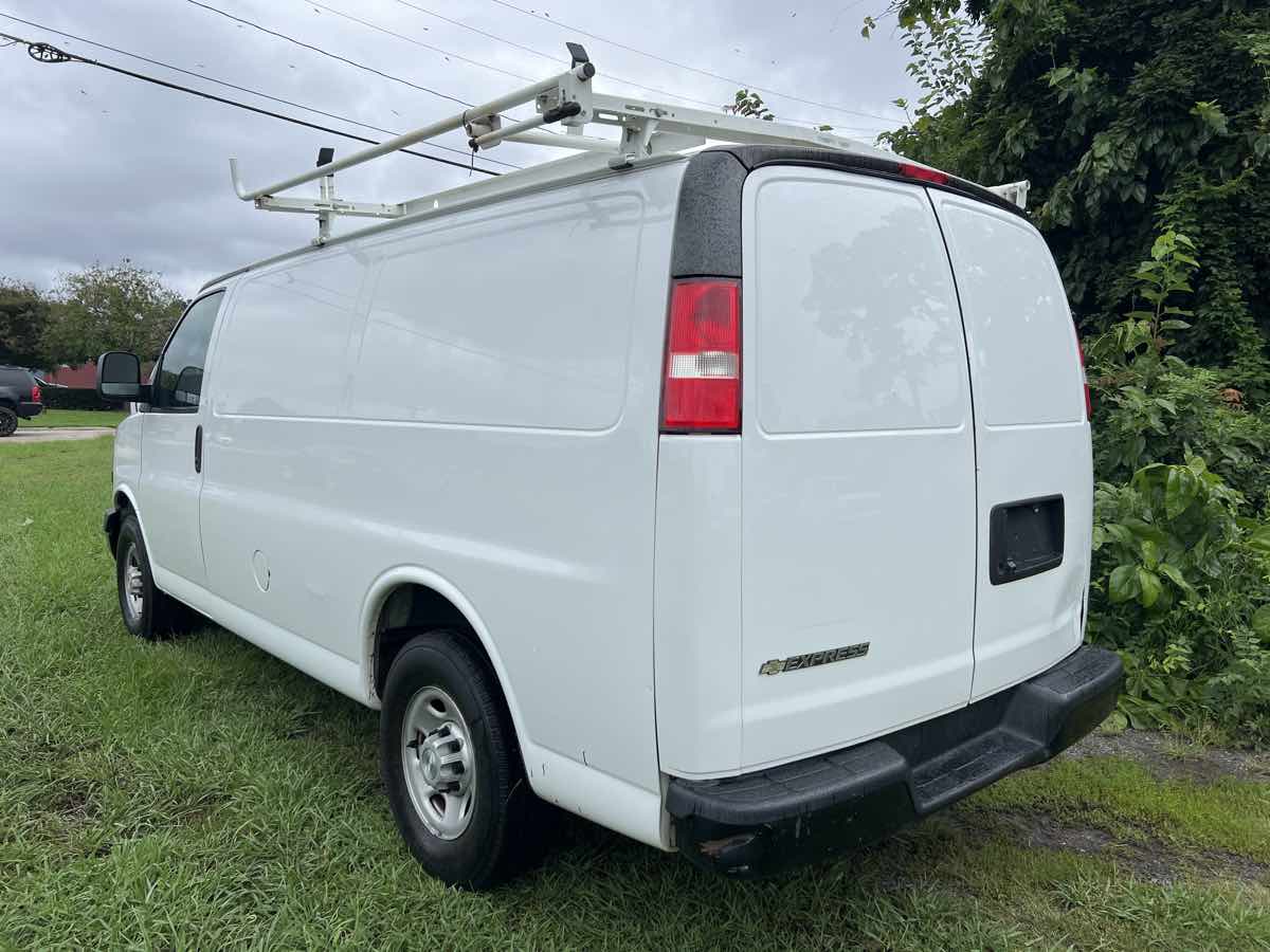 2019 Chevrolet Express Cargo Van photo 5