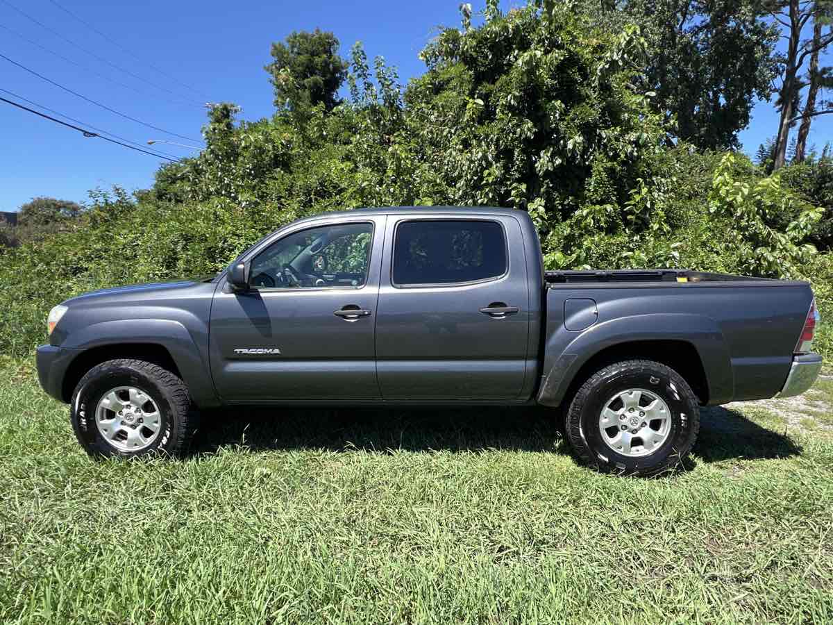 2009 Toyota Tacoma SR5 photo 3