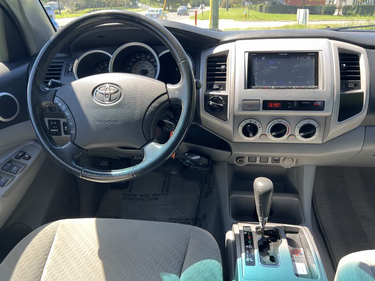 2009 Toyota Tacoma SR5 photo 2
