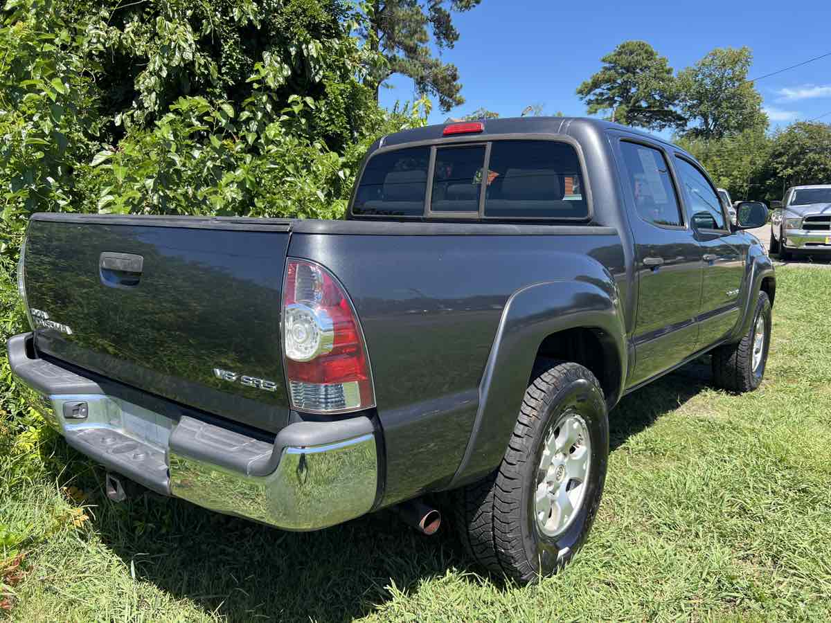 2009 Toyota Tacoma SR5 photo 13