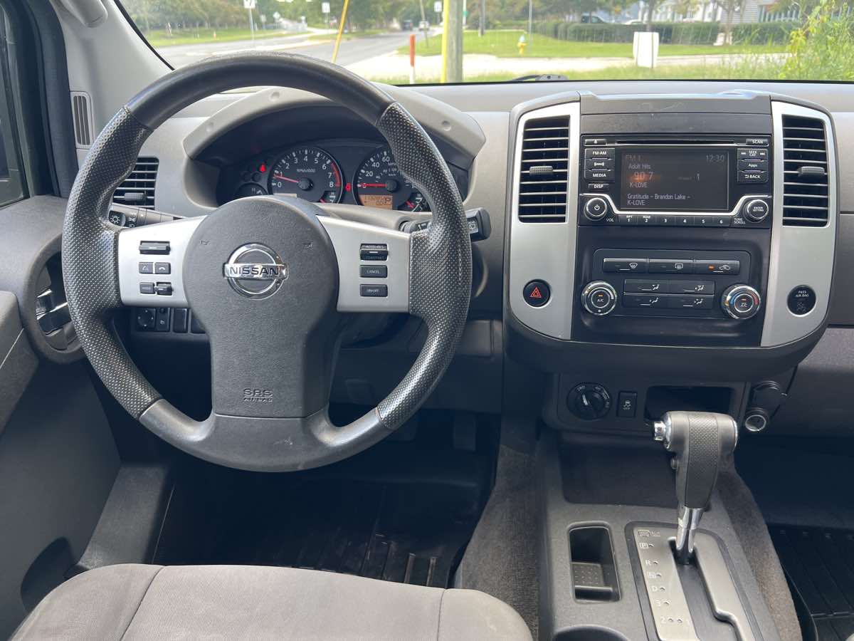 2015 Nissan Xterra S photo 2