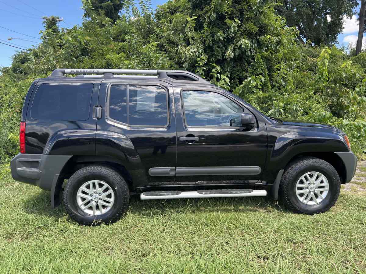 2015 Nissan Xterra S photo 11
