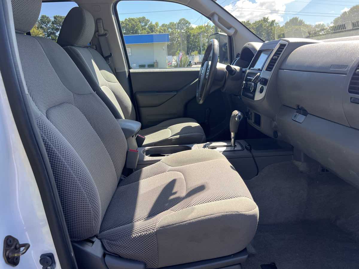 2016 Nissan Frontier S photo 8
