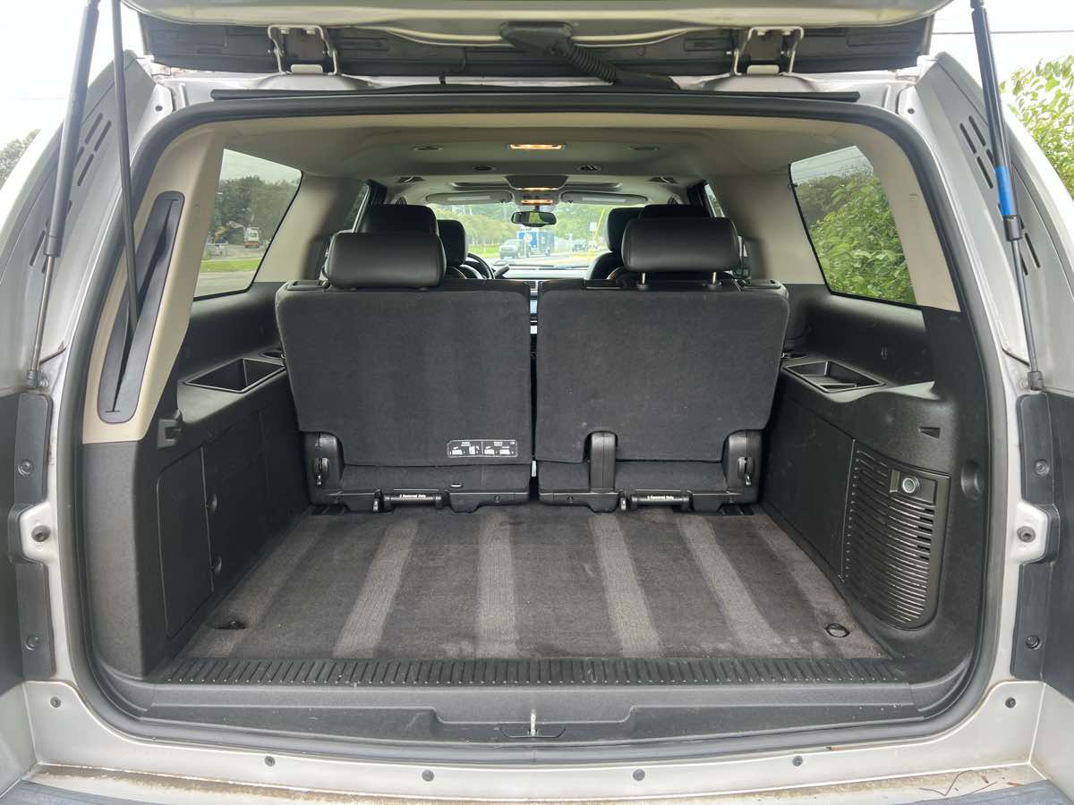 2014 Chevrolet Suburban LTZ photo 18