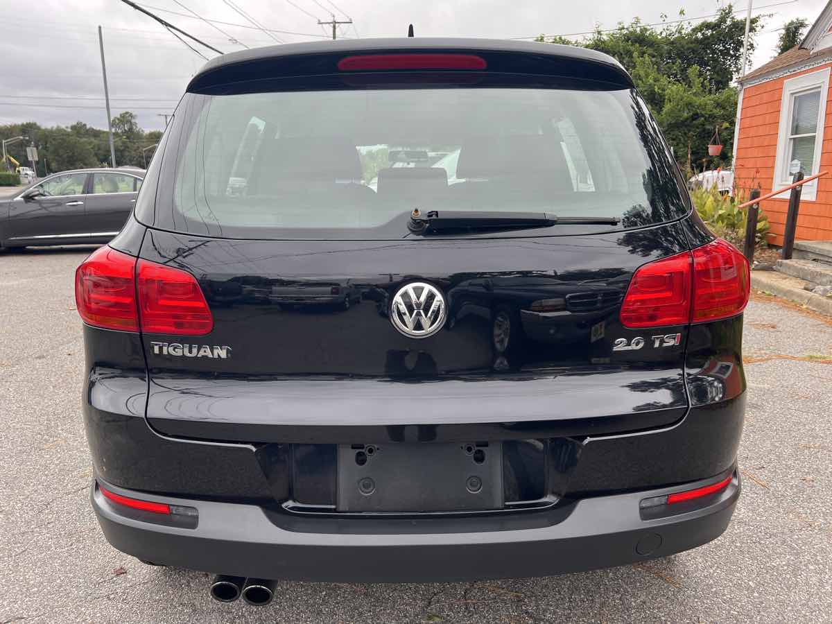 2015 Volkswagen Tiguan S photo 15