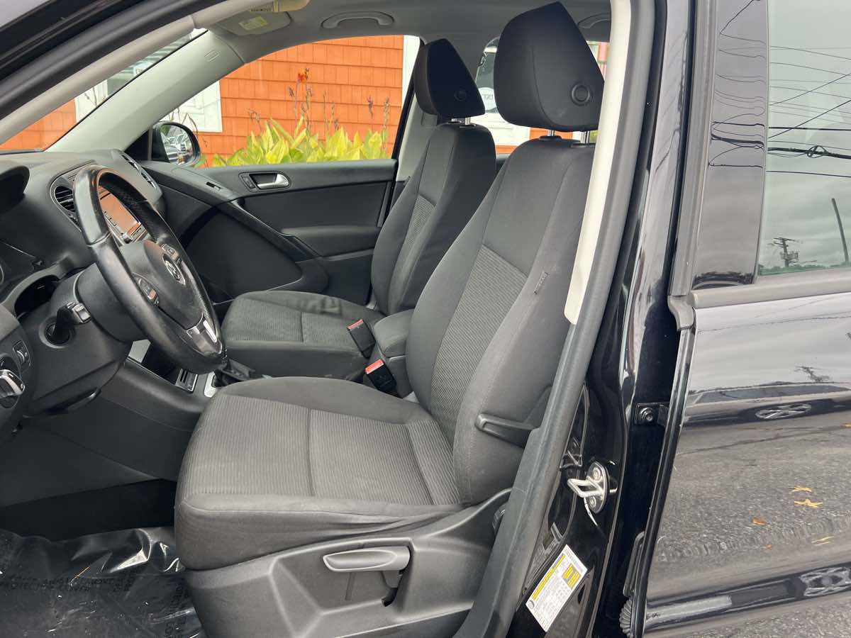 2015 Volkswagen Tiguan S photo 8