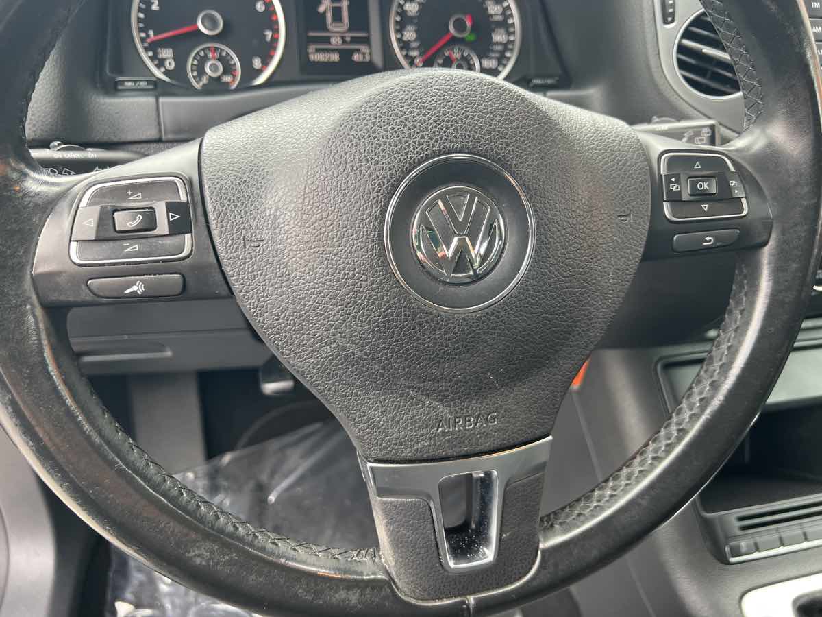 2015 Volkswagen Tiguan S photo 4