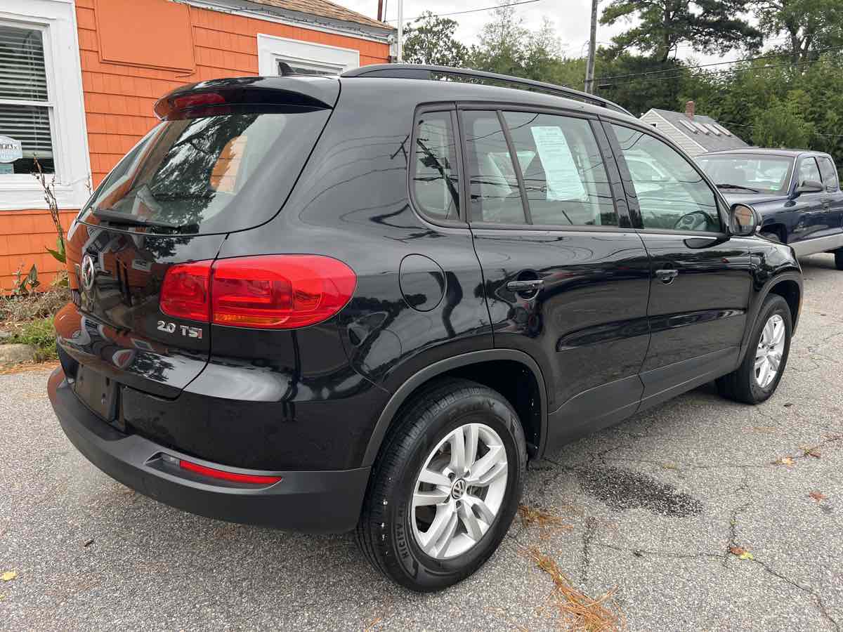 2015 Volkswagen Tiguan S photo 13
