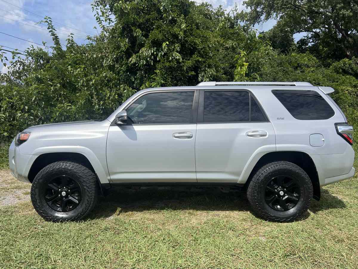 2015 Toyota 4Runner SR5 Premium photo 3