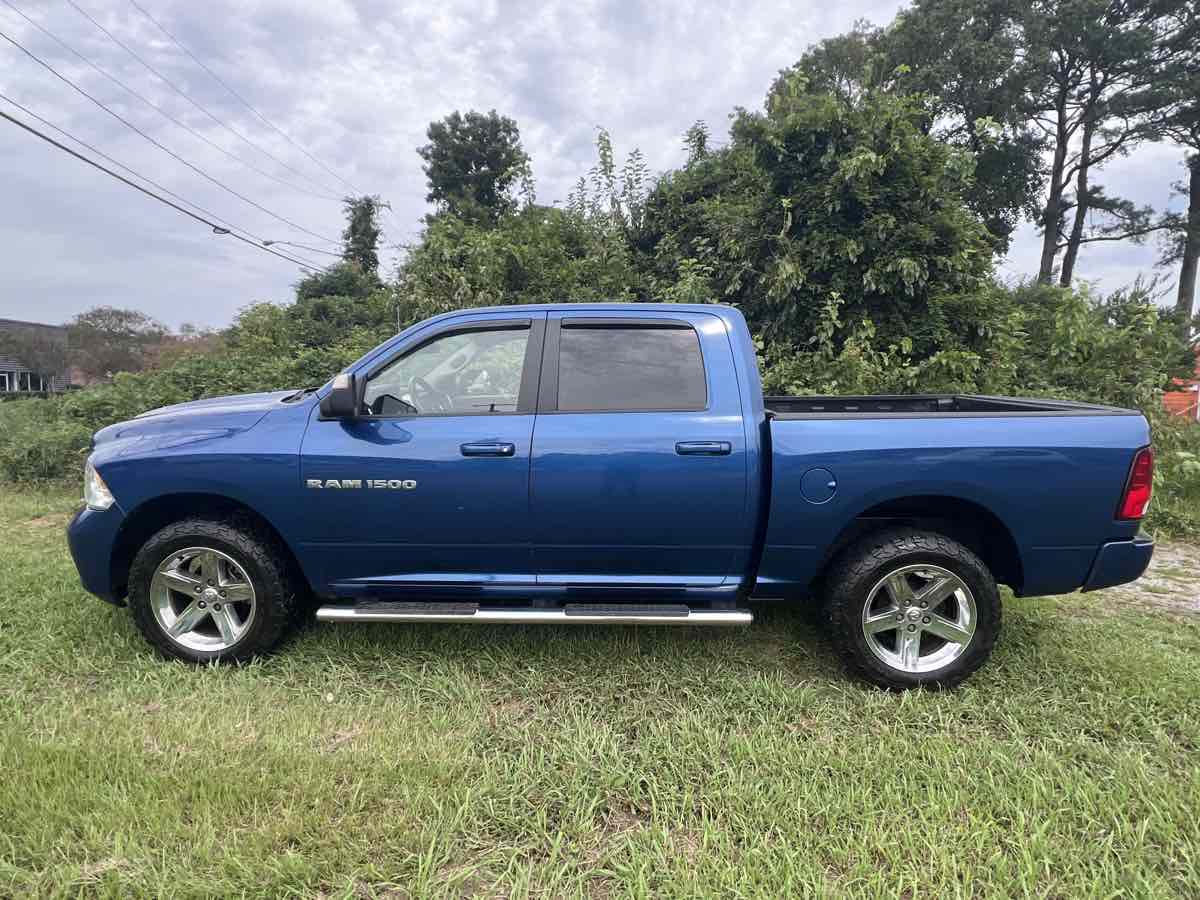 2011 Ram 1500 Sport photo 3
