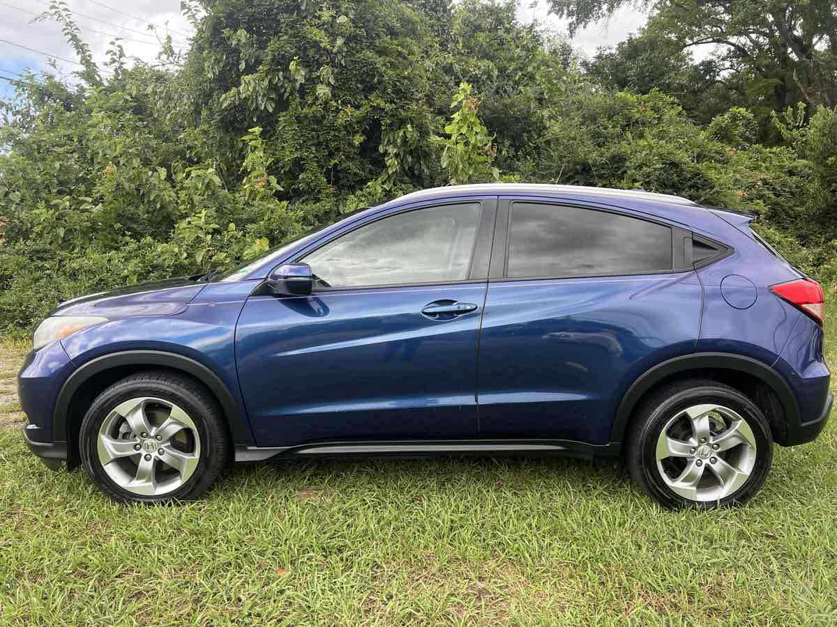 2017 Honda HR-V EX-L photo 3