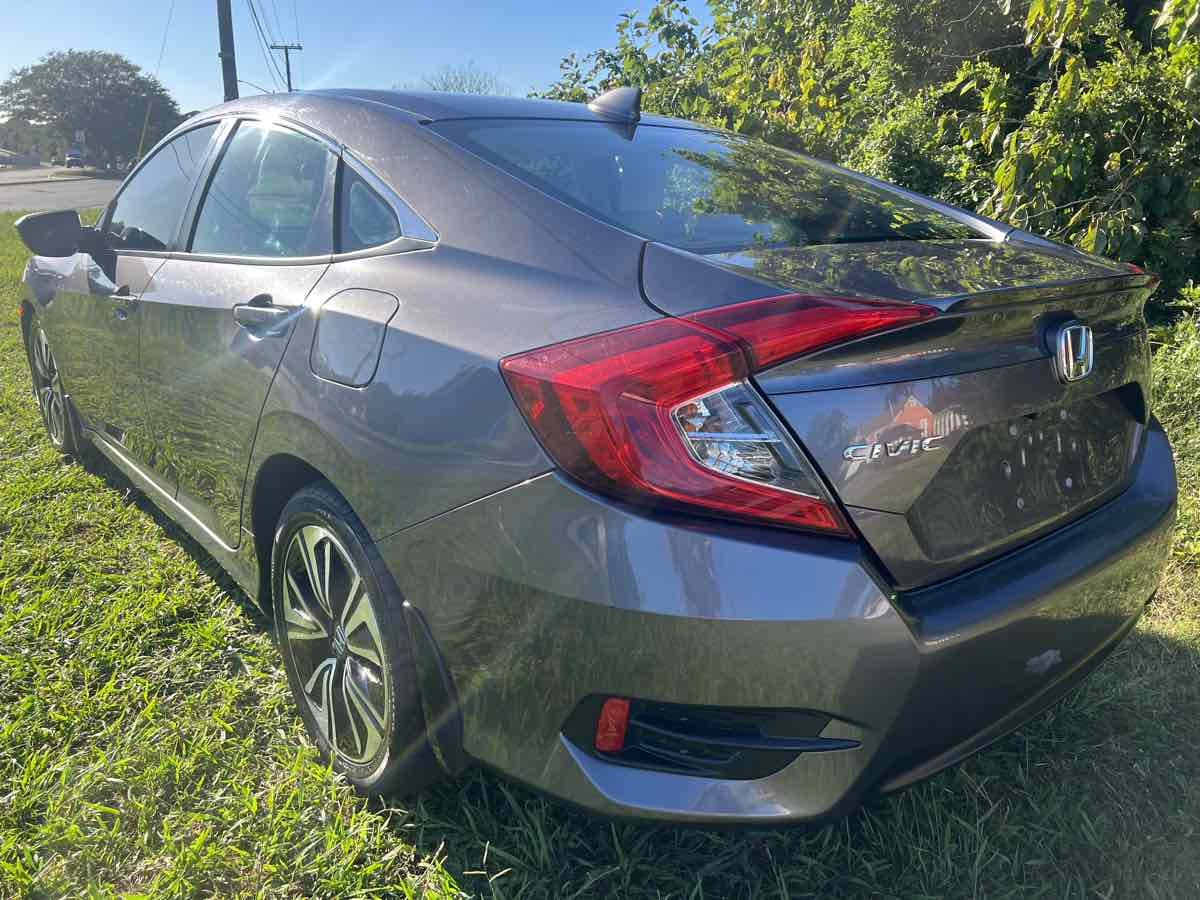 2016 Honda Civic EX-T photo 3