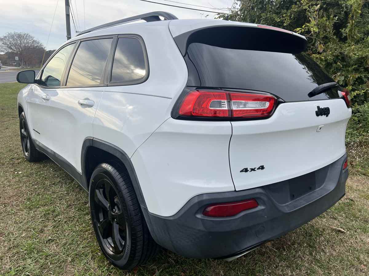 2015 Jeep Cherokee Latitude Altitude photo 3