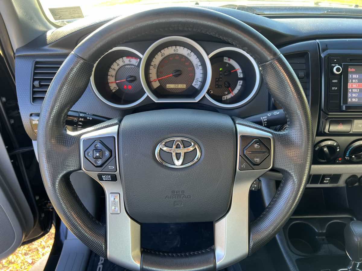 2015 Toyota Tacoma Base V6 photo 2
